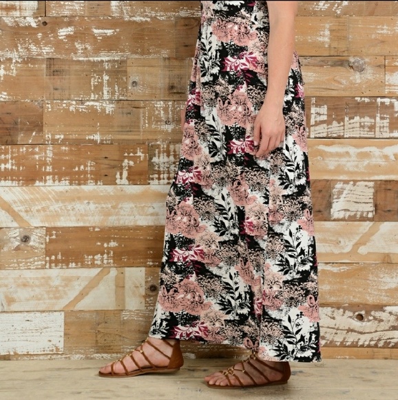 ππ Plus Halter Maxi Dressππ - Picture 3 of 5